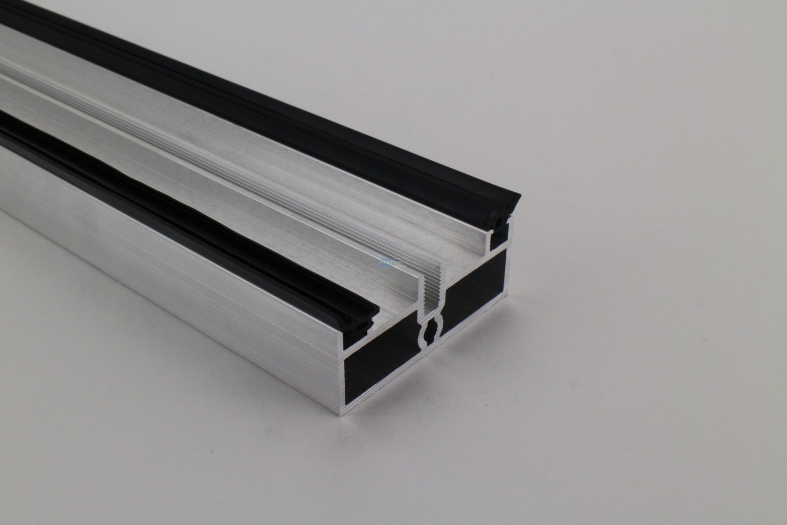 passend Persoonlijk Geleidbaarheid aluminium onderprofiel | lichtstraat zelf maken | Woutlichtstraten 